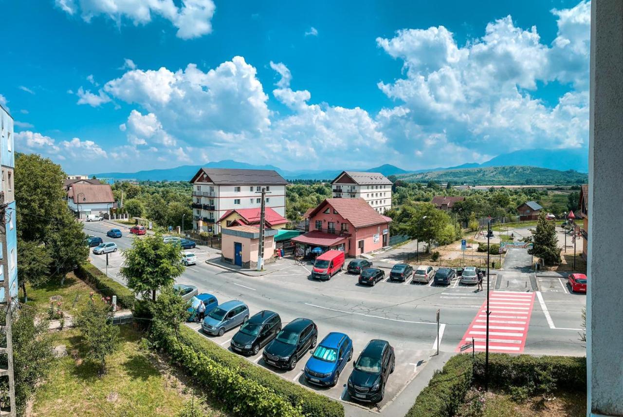 Apartament Zarnesti „Saturn” Luaran gambar